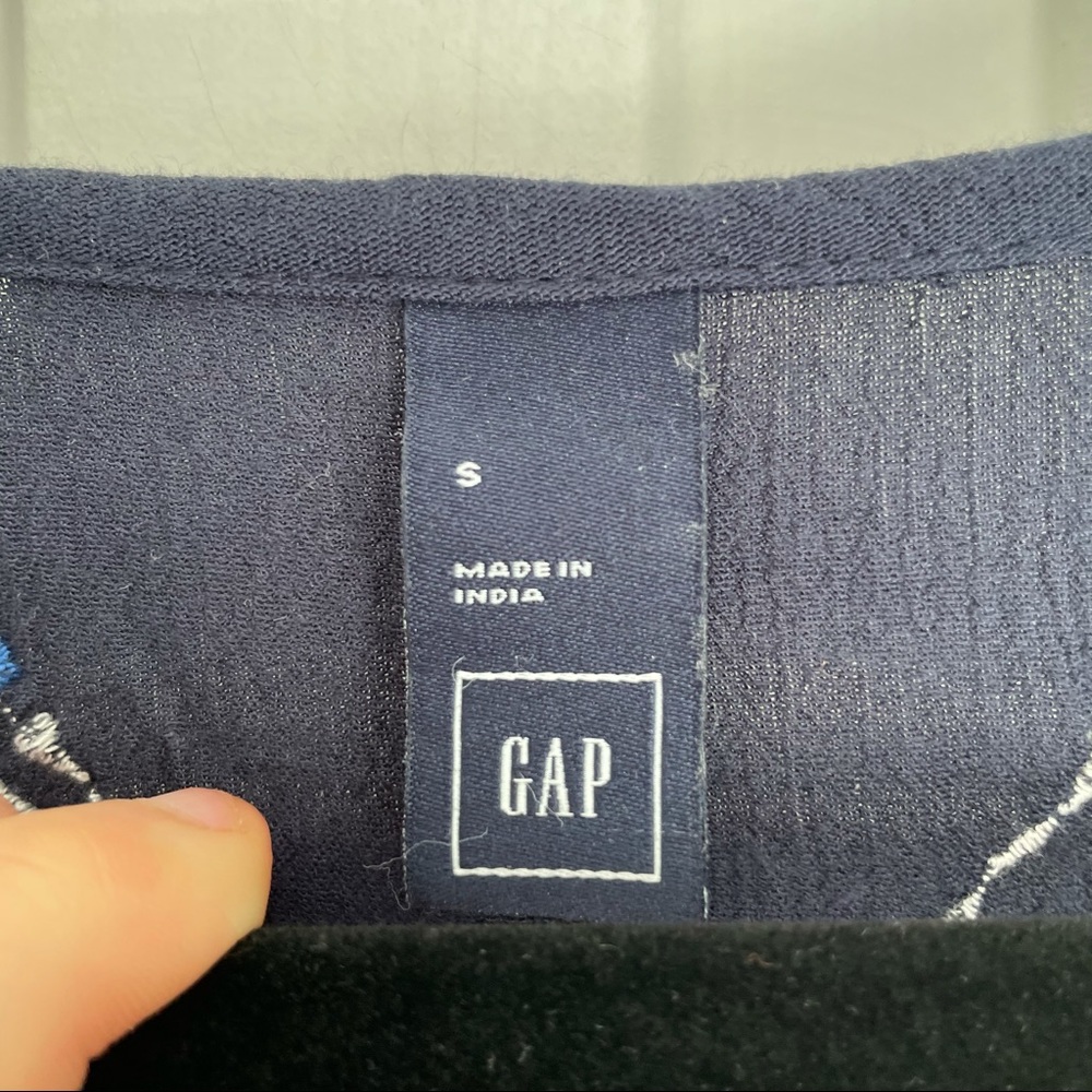 Gap blouse - Picture 2 of 3